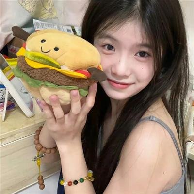 跳舞的红色公交